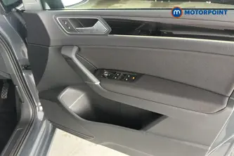 Volkswagen Touran SEL Automatic Petrol People Carrier - Stock Number (1663480) - 18th supplementary image