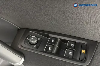 Volkswagen Touran SEL Automatic Petrol People Carrier - Stock Number (1663480) - 19th supplementary image
