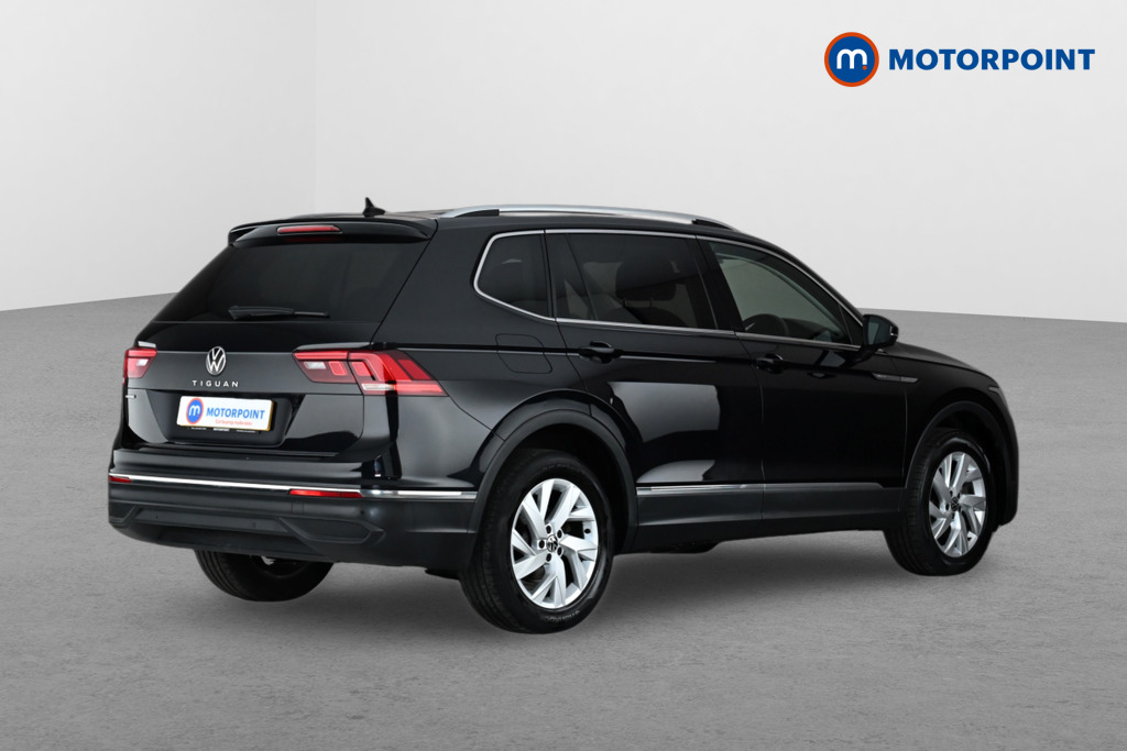 Volkswagen Tiguan Allspace Life Automatic Petrol SUV - Stock Number (1663946) - Drivers side rear corner