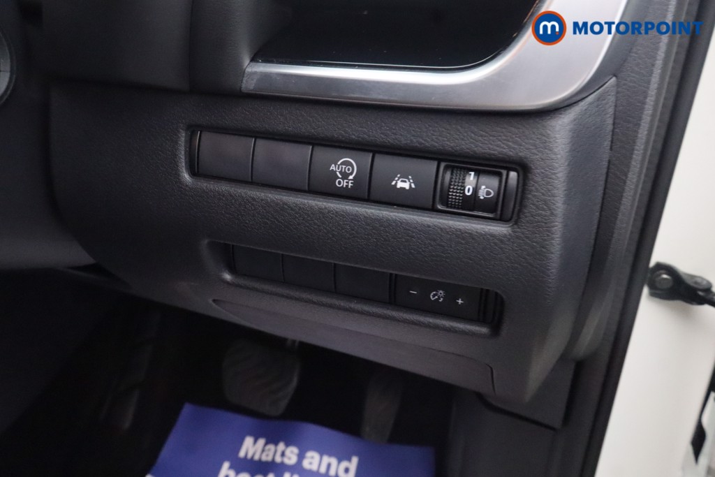 Nissan Qashqai N-Connecta Automatic Petrol SUV - Stock Number (1665601) - 14th supplementary image