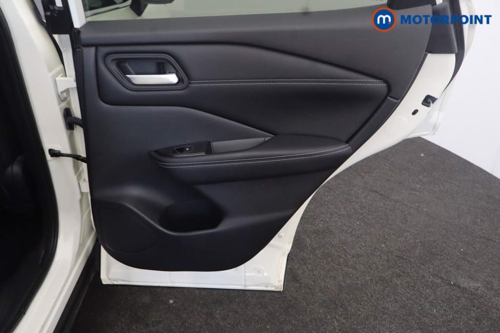 Nissan Qashqai N-Connecta Automatic Petrol SUV - Stock Number (1665601) - 21st supplementary image