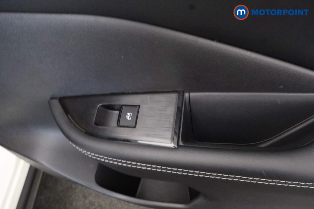 Nissan Qashqai N-Connecta Automatic Petrol SUV - Stock Number (1665601) - 23rd supplementary image