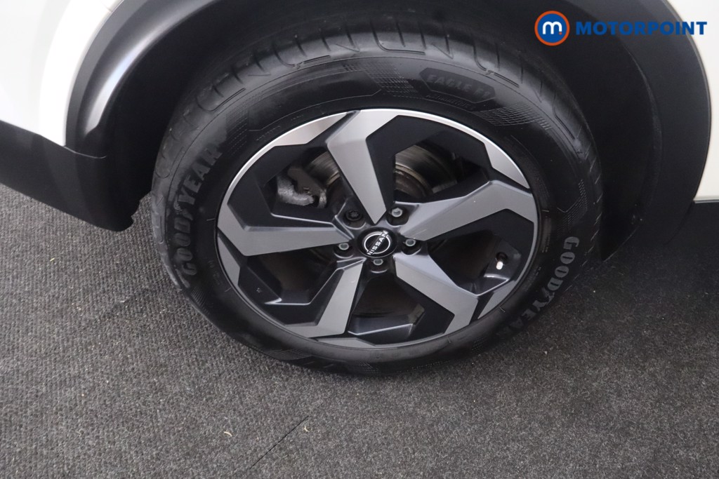 Nissan Qashqai N-Connecta Automatic Petrol SUV - Stock Number (1665601) - 25th supplementary image