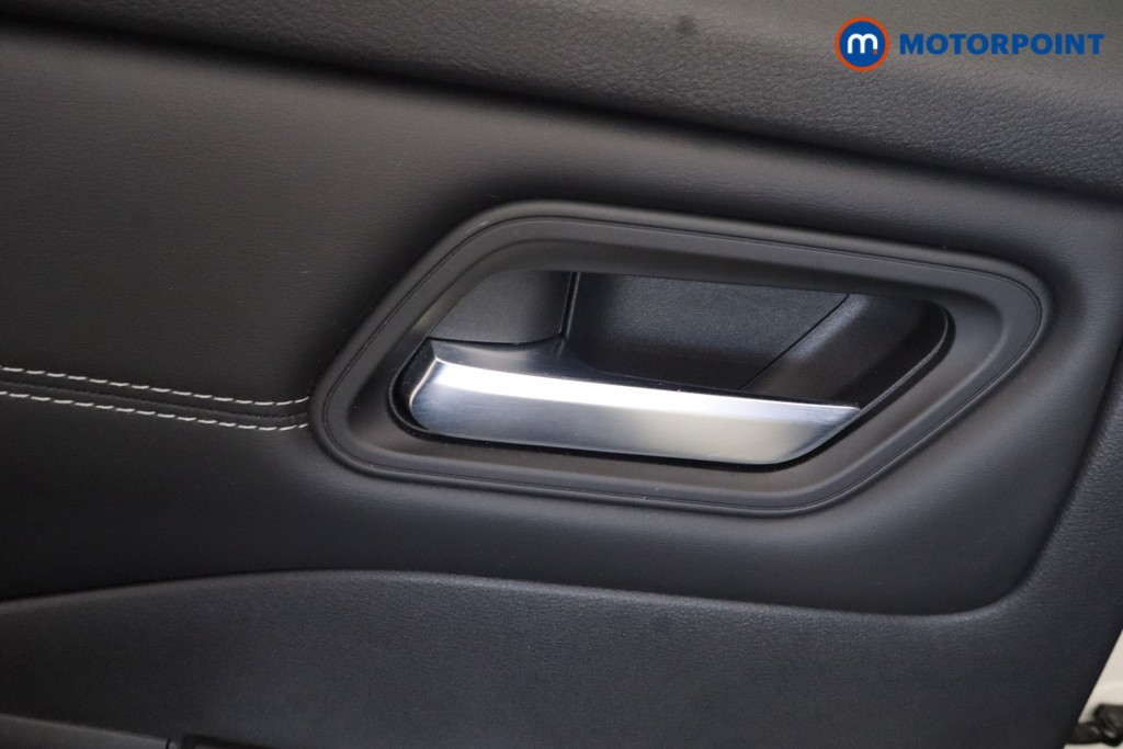 Nissan Qashqai N-Connecta Automatic Petrol SUV - Stock Number (1665601) - 33rd supplementary image