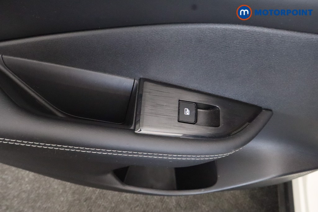 Nissan Qashqai N-Connecta Automatic Petrol SUV - Stock Number (1665601) - 34th supplementary image