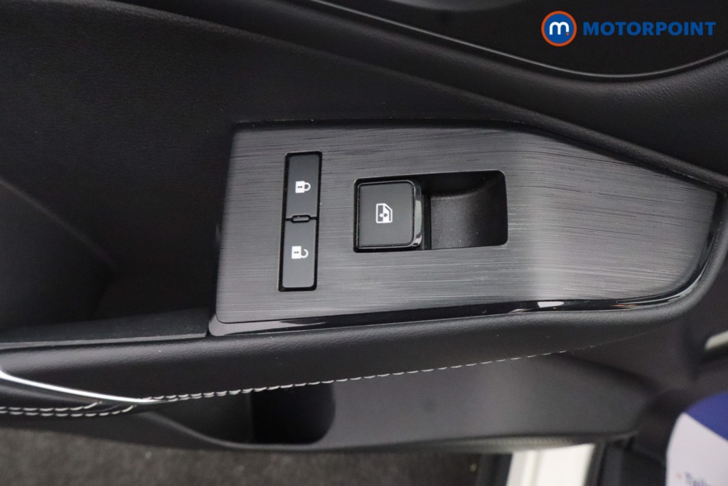 Nissan Qashqai N-Connecta Automatic Petrol SUV - Stock Number (1665601) - 40th supplementary image
