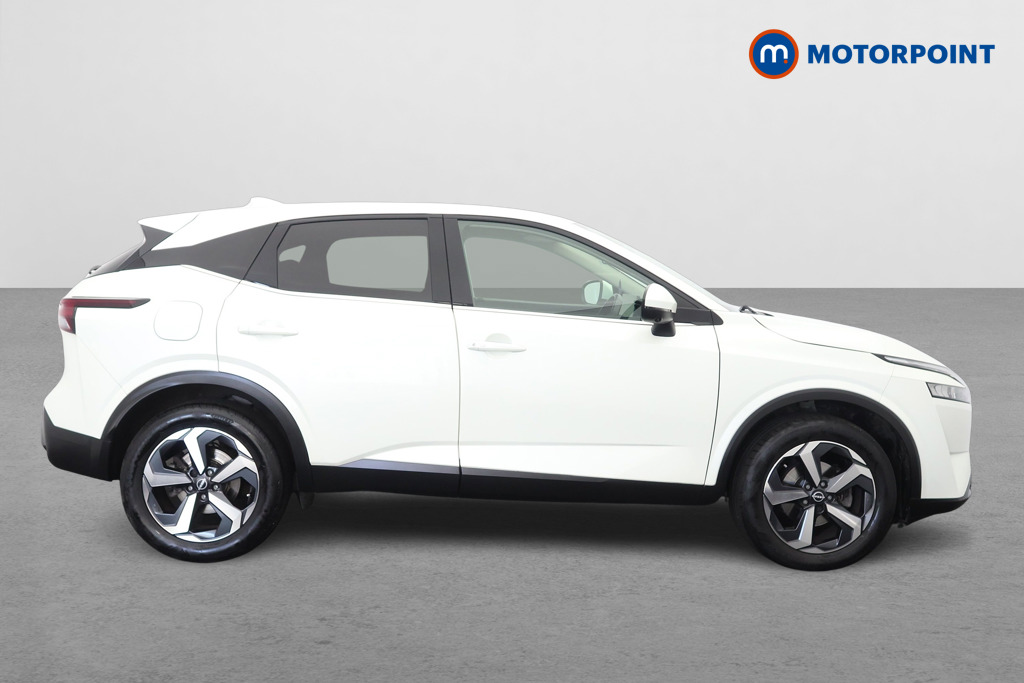 Nissan Qashqai N-Connecta Automatic Petrol SUV - Stock Number (1665601) - Drivers side