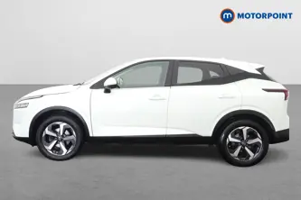 Nissan Qashqai N-Connecta Automatic Petrol SUV - Stock Number (1665601) - Passenger side