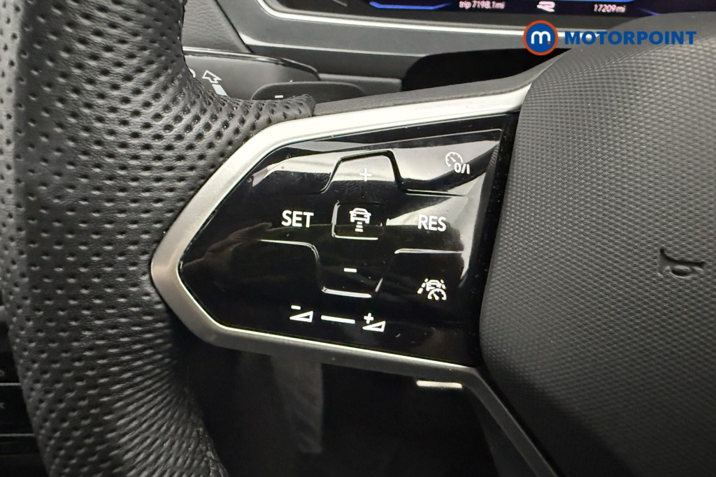 Volkswagen Tiguan R-Line Automatic Petrol SUV - Stock Number (1666322) - 14th supplementary image