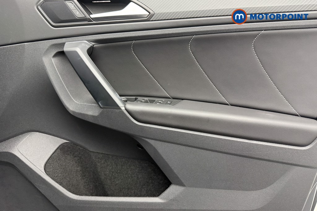 Volkswagen Tiguan R-Line Automatic Petrol SUV - Stock Number (1666322) - 18th supplementary image