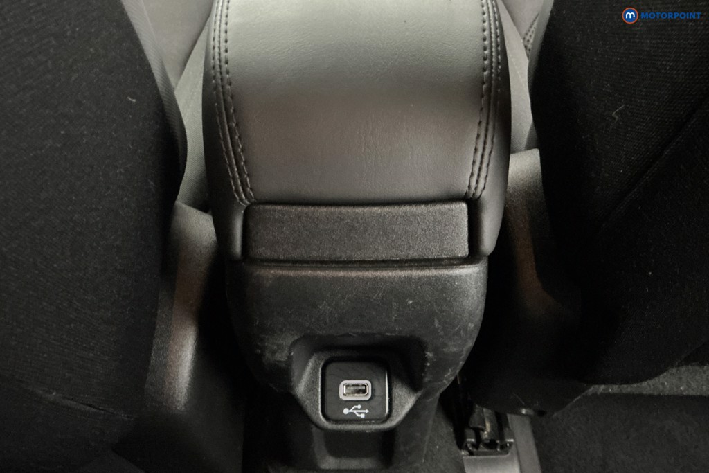 Jeep Renegade Night Eagle Ii Manual Petrol SUV - Stock Number (1667051) - 10th supplementary image