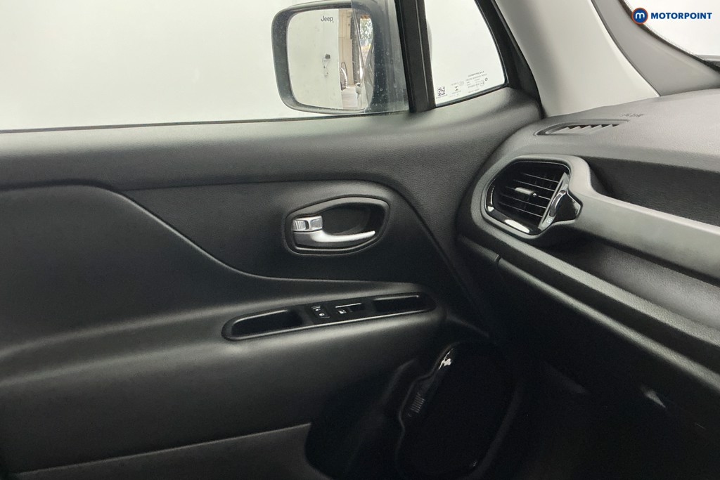 Jeep Renegade Night Eagle Ii Manual Petrol SUV - Stock Number (1667051) - 19th supplementary image