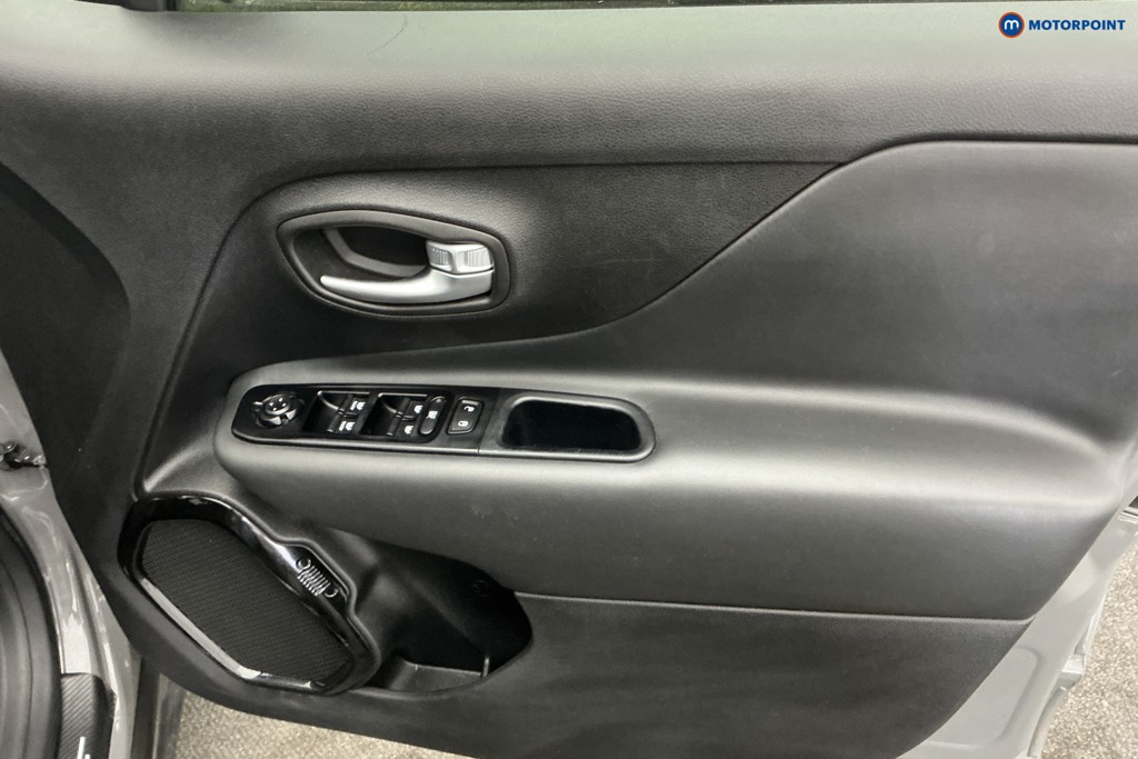 Jeep Renegade Night Eagle Ii Manual Petrol SUV - Stock Number (1667051) - 24th supplementary image