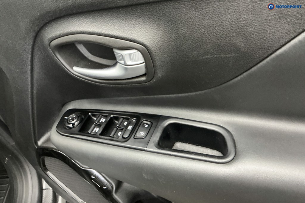 Jeep Renegade Night Eagle Ii Manual Petrol SUV - Stock Number (1667051) - 25th supplementary image
