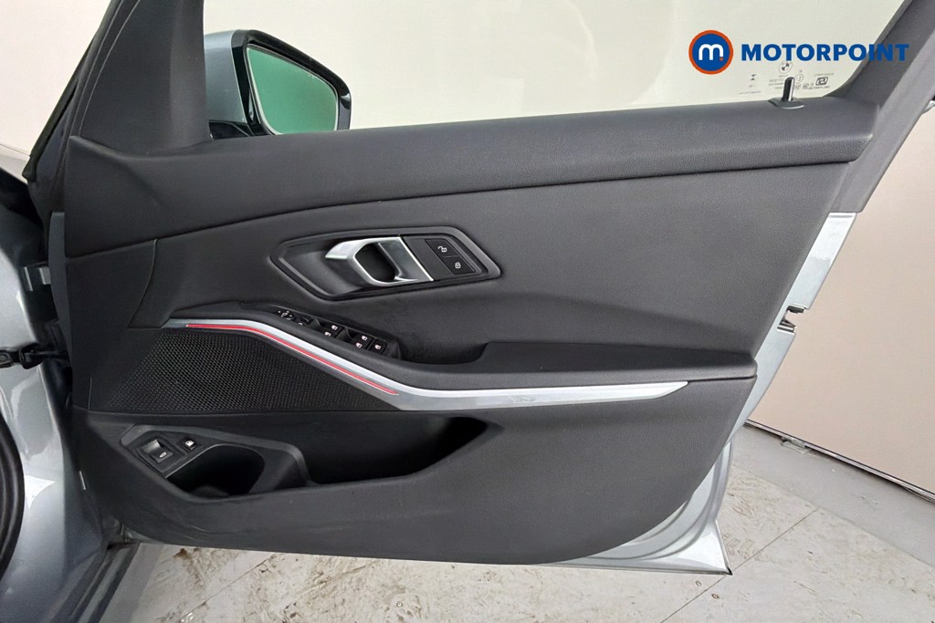 BMW 3 Series Sport Automatic Petrol Plug-In Hybrid Estate - Stock Number (1667663) - 19th supplementary image