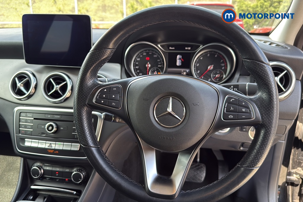 Mercedes-Benz GLA Urban Edition Automatic Petrol SUV - Stock Number (1667897) - 2nd supplementary image