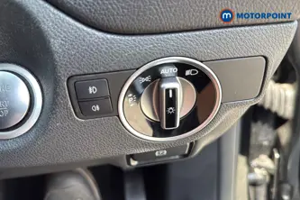 Mercedes-Benz GLA Urban Edition Automatic Petrol SUV - Stock Number (1667897) - 11th supplementary image