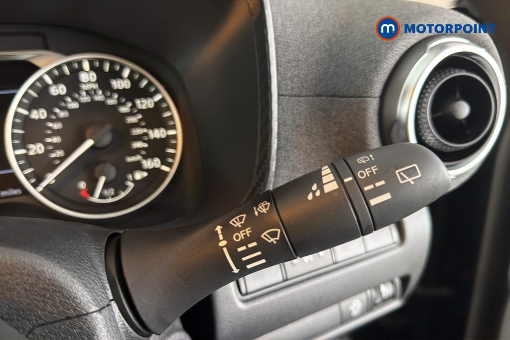 Nissan Juke Acenta Premium Automatic Petrol SUV - Stock Number (1668149) - 7th supplementary image