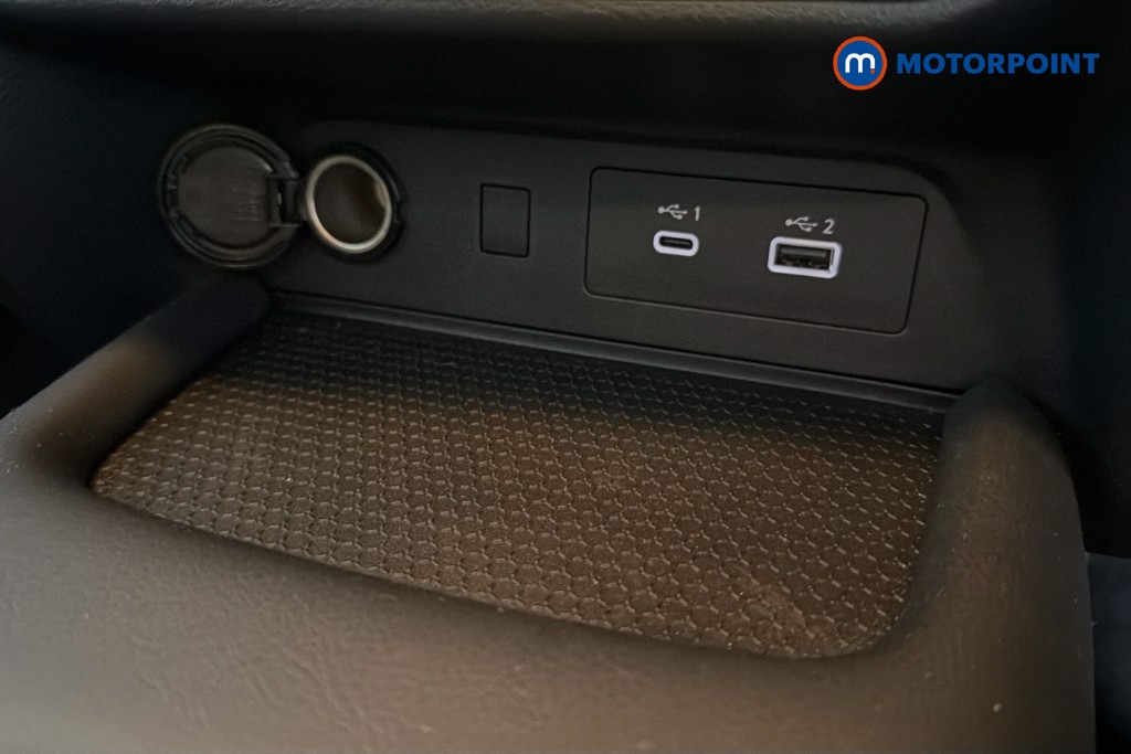 Nissan Juke Acenta Premium Automatic Petrol SUV - Stock Number (1668149) - 17th supplementary image