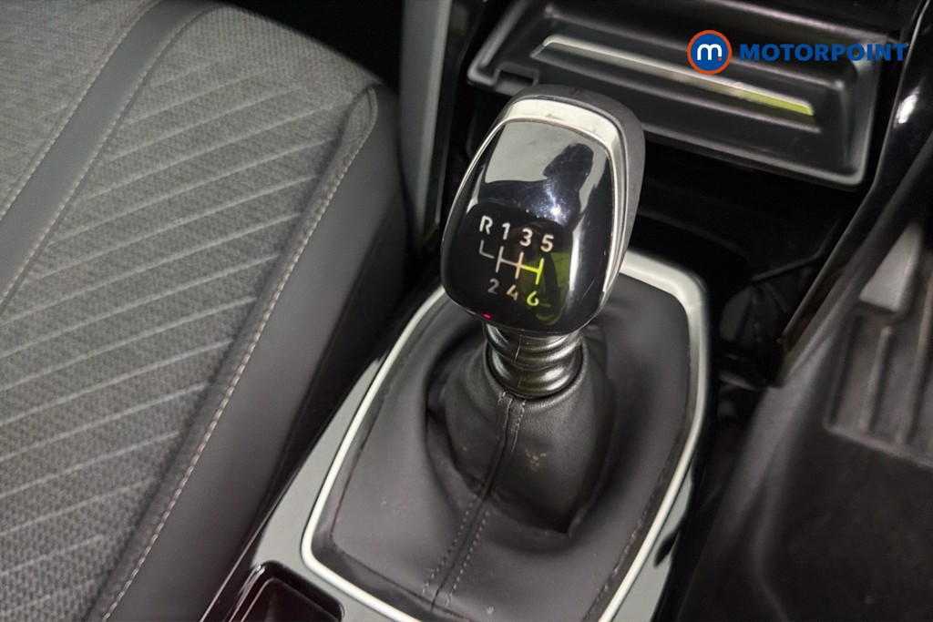 Peugeot 2008 Allure Manual Petrol SUV - Stock Number (1668157) - 15th supplementary image