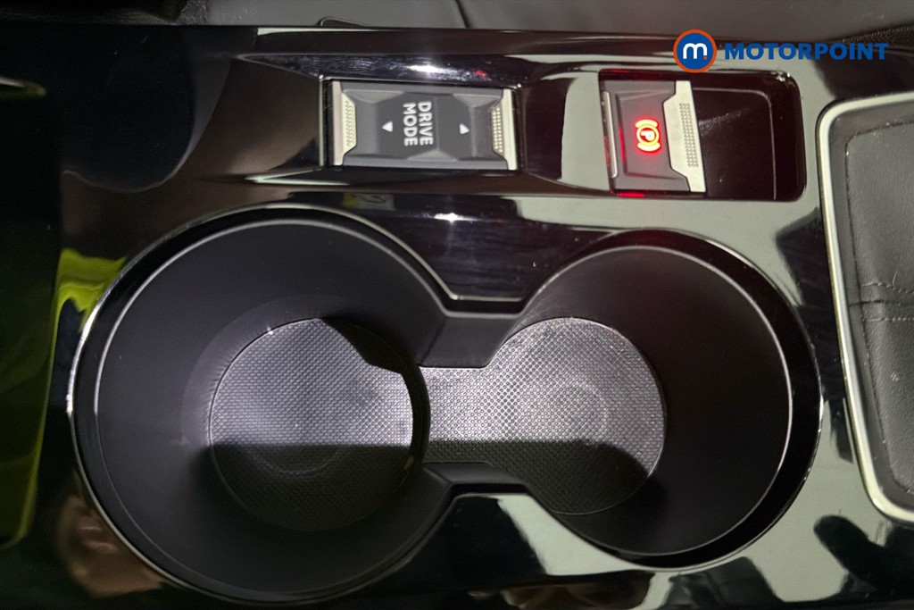 Peugeot 2008 Allure Manual Petrol SUV - Stock Number (1668157) - 16th supplementary image