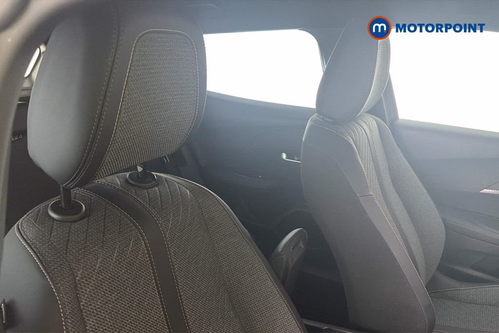 Peugeot 2008 Allure Manual Petrol SUV - Stock Number (1668157) - 23rd supplementary image