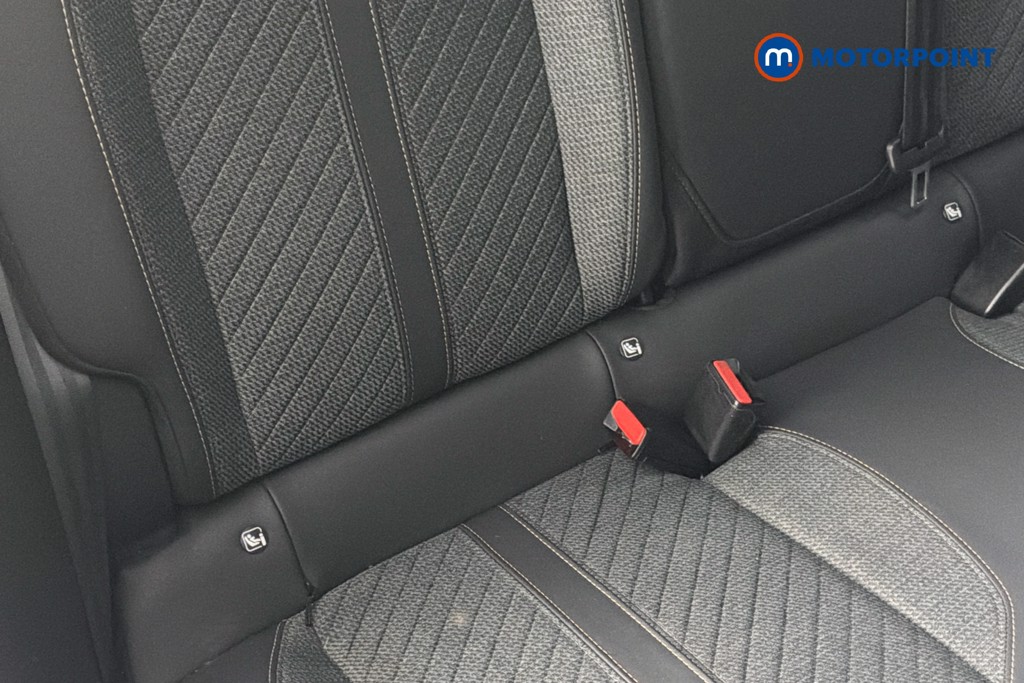 Peugeot 2008 Allure Manual Petrol SUV - Stock Number (1668157) - 29th supplementary image