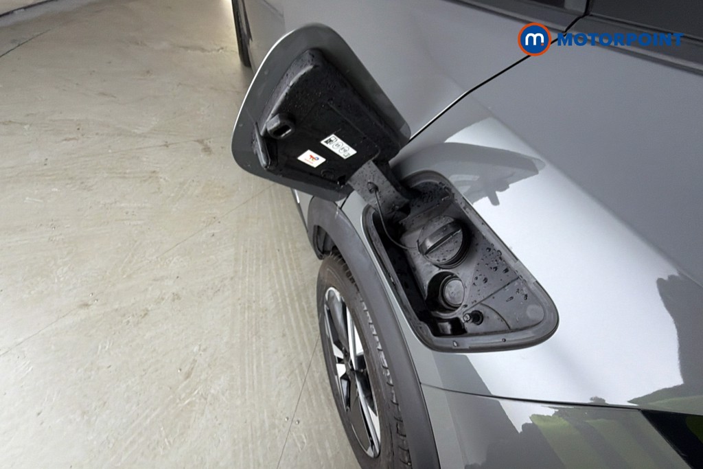 Peugeot 2008 Allure Manual Petrol SUV - Stock Number (1668157) - 41st supplementary image