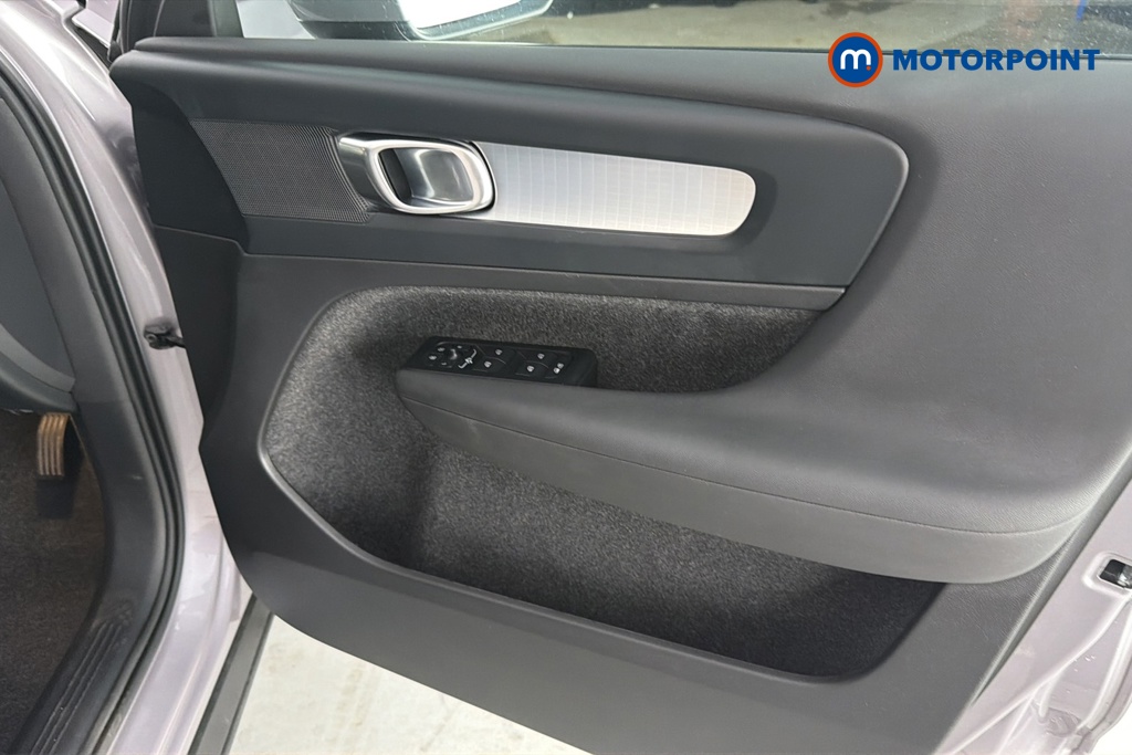 Volvo Xc40 Core Automatic Petrol SUV - Stock Number (1668207) - 18th supplementary image