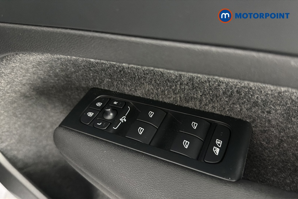 Volvo Xc40 Core Automatic Petrol SUV - Stock Number (1668207) - 19th supplementary image