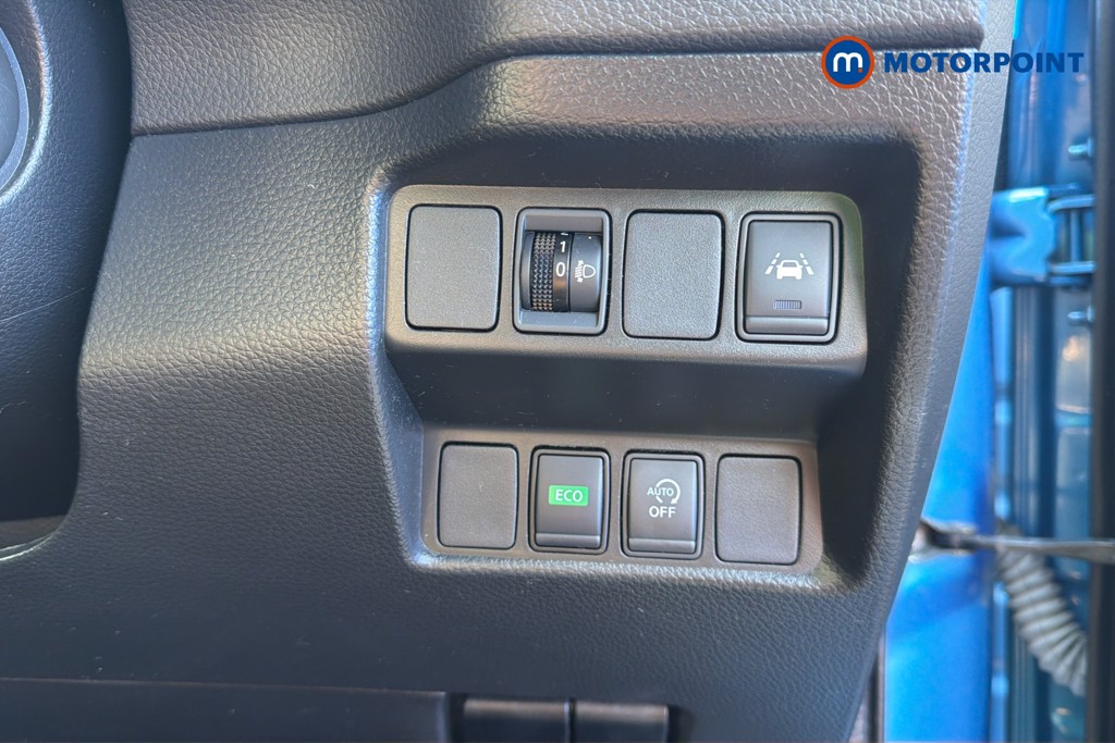 Nissan Qashqai N-Connecta Automatic Diesel SUV - Stock Number (1668295) - 9th supplementary image