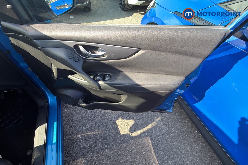 Nissan Qashqai N-Connecta Automatic Diesel SUV - Stock Number (1668295) - 38th supplementary image