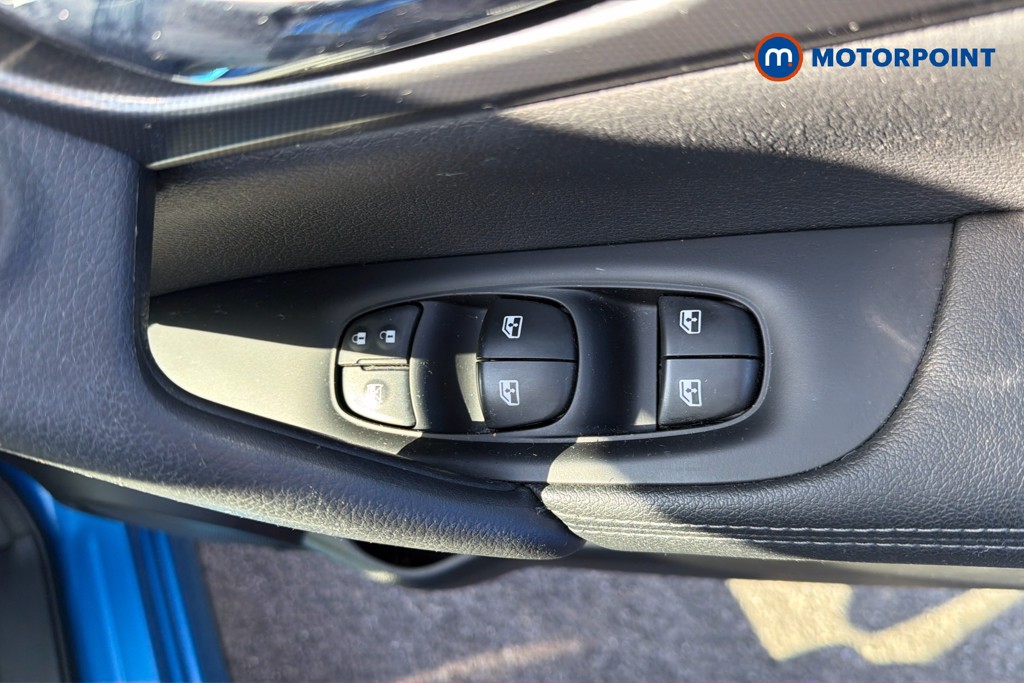 Nissan Qashqai N-Connecta Automatic Diesel SUV - Stock Number (1668295) - 42nd supplementary image