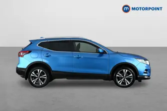 Nissan Qashqai N-Connecta Automatic Diesel SUV - Stock Number (1668295) - Drivers side