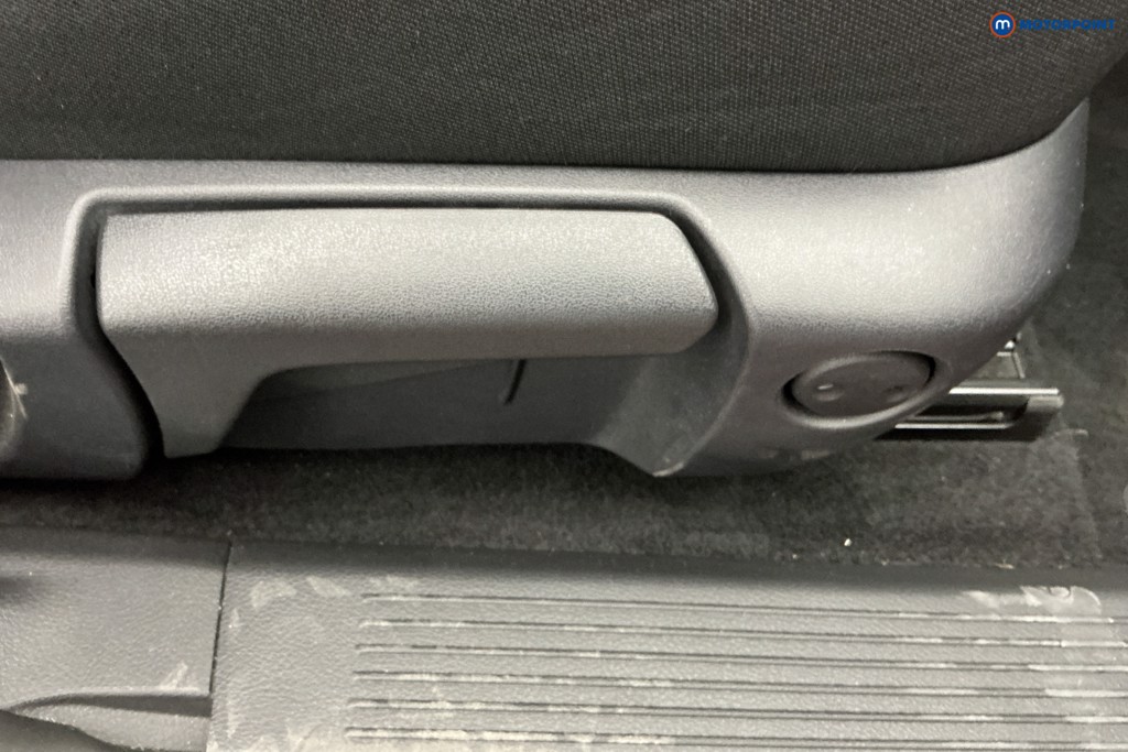 Nissan Qashqai N-Connecta Manual Petrol SUV - Stock Number (1668330) - 23rd supplementary image