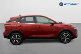Nissan Qashqai N-Connecta Automatic Petrol SUV - Stock Number (1668333) - Drivers side