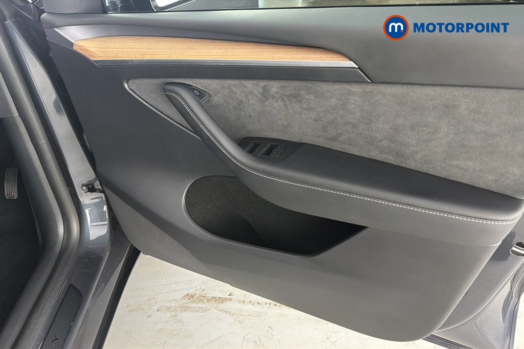 Tesla Model Y Long Range Automatic Electric SUV - Stock Number (1668429) - 18th supplementary image