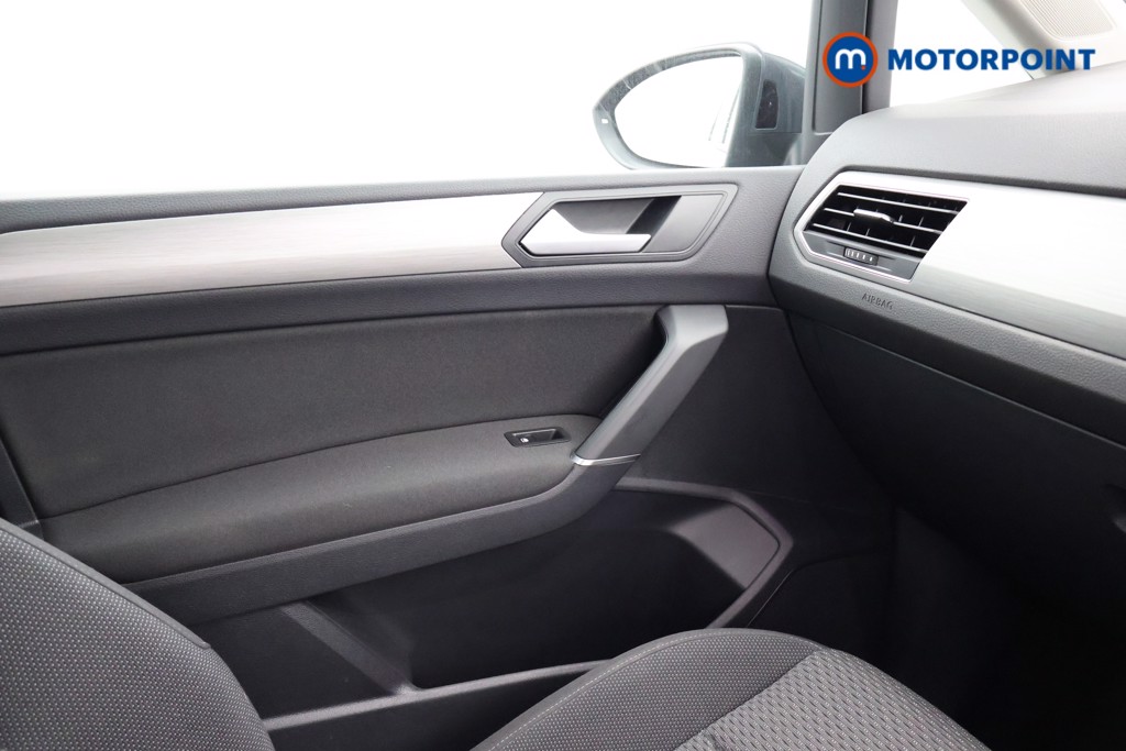 Volkswagen Touran Match Manual Petrol People Carrier - Stock Number (1668540) - 13th supplementary image