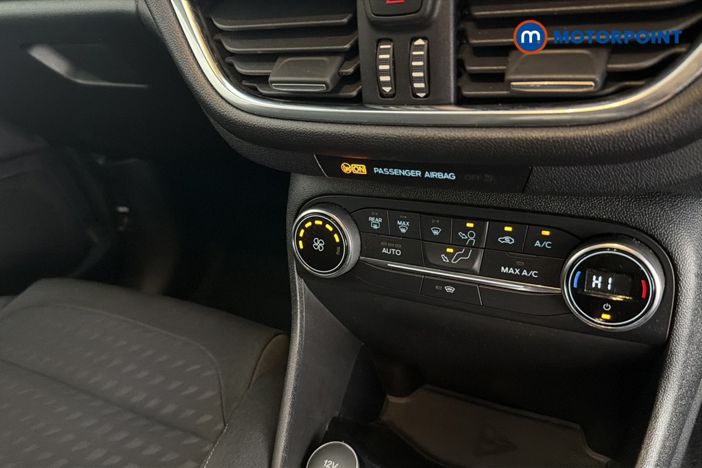 Ford Fiesta Titanium Manual Petrol Hatchback - Stock Number (1668549) - 12th supplementary image