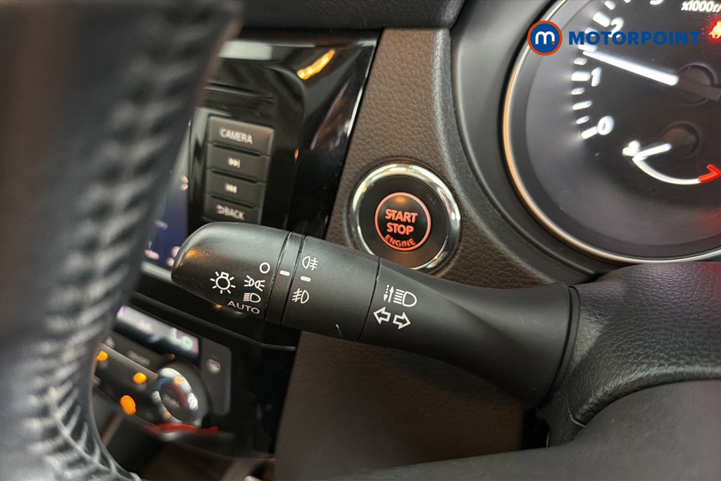 Nissan Qashqai N-Connecta Manual Petrol SUV - Stock Number (1668791) - 5th supplementary image