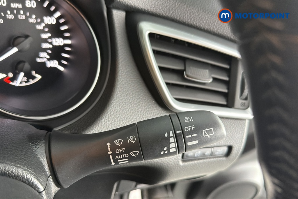 Nissan Qashqai N-Connecta Manual Petrol SUV - Stock Number (1668791) - 6th supplementary image