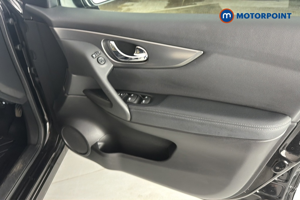 Nissan Qashqai N-Connecta Manual Petrol SUV - Stock Number (1668791) - 18th supplementary image