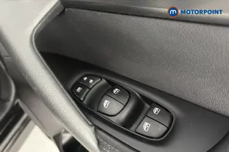Nissan Qashqai N-Connecta Manual Petrol SUV - Stock Number (1668791) - 19th supplementary image