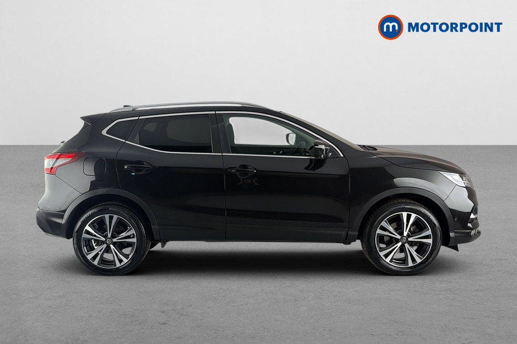 Nissan Qashqai N-Connecta Manual Petrol SUV - Stock Number (1668791) - Passenger side