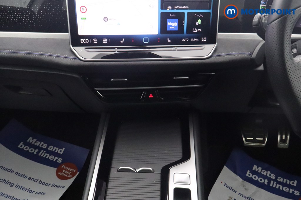 Volkswagen Passat R-Line Automatic Petrol Plug-In Hybrid Estate - Stock Number (1669006) - 4th supplementary image