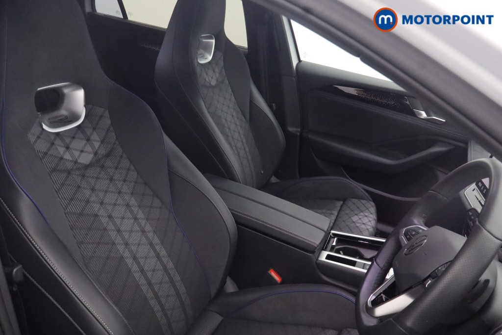 Volkswagen Passat R-Line Automatic Petrol Plug-In Hybrid Estate - Stock Number (1669006) - 14th supplementary image