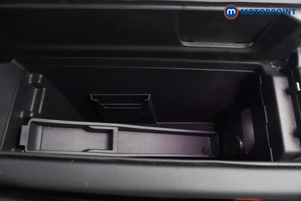 Volkswagen Passat R-Line Automatic Petrol Plug-In Hybrid Estate - Stock Number (1669006) - 17th supplementary image