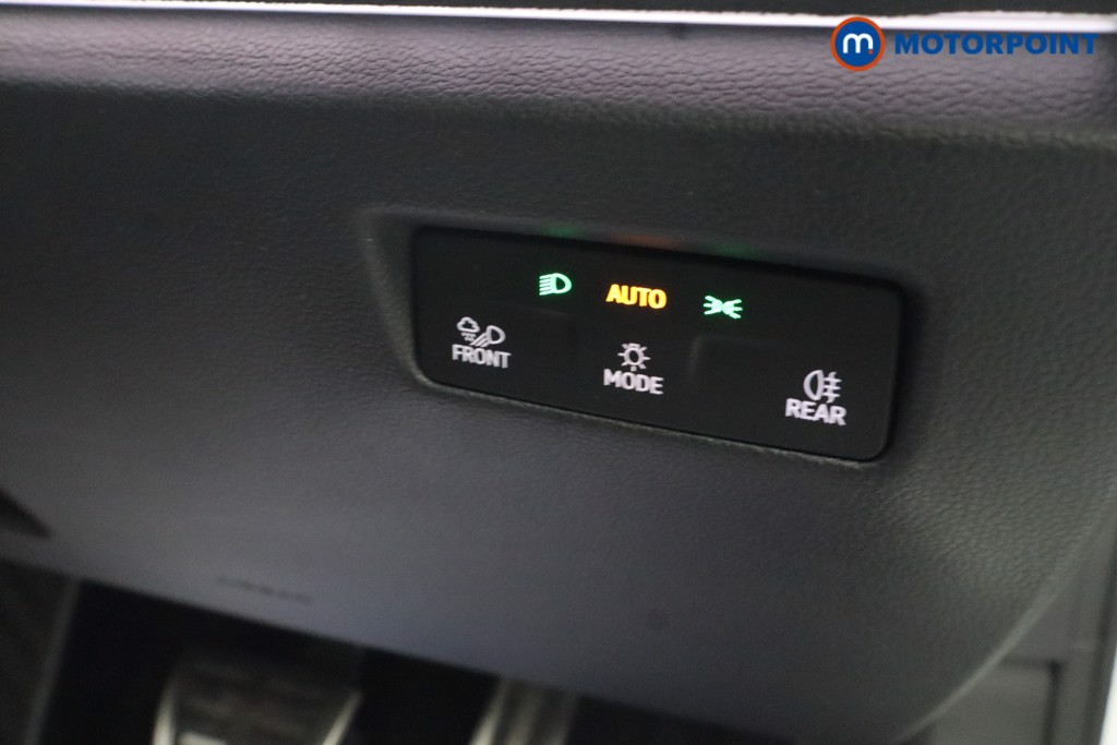Volkswagen Passat R-Line Automatic Petrol Plug-In Hybrid Estate - Stock Number (1669006) - 19th supplementary image