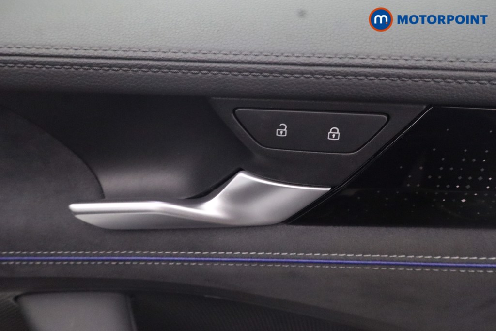 Volkswagen Passat R-Line Automatic Petrol Plug-In Hybrid Estate - Stock Number (1669006) - 23rd supplementary image