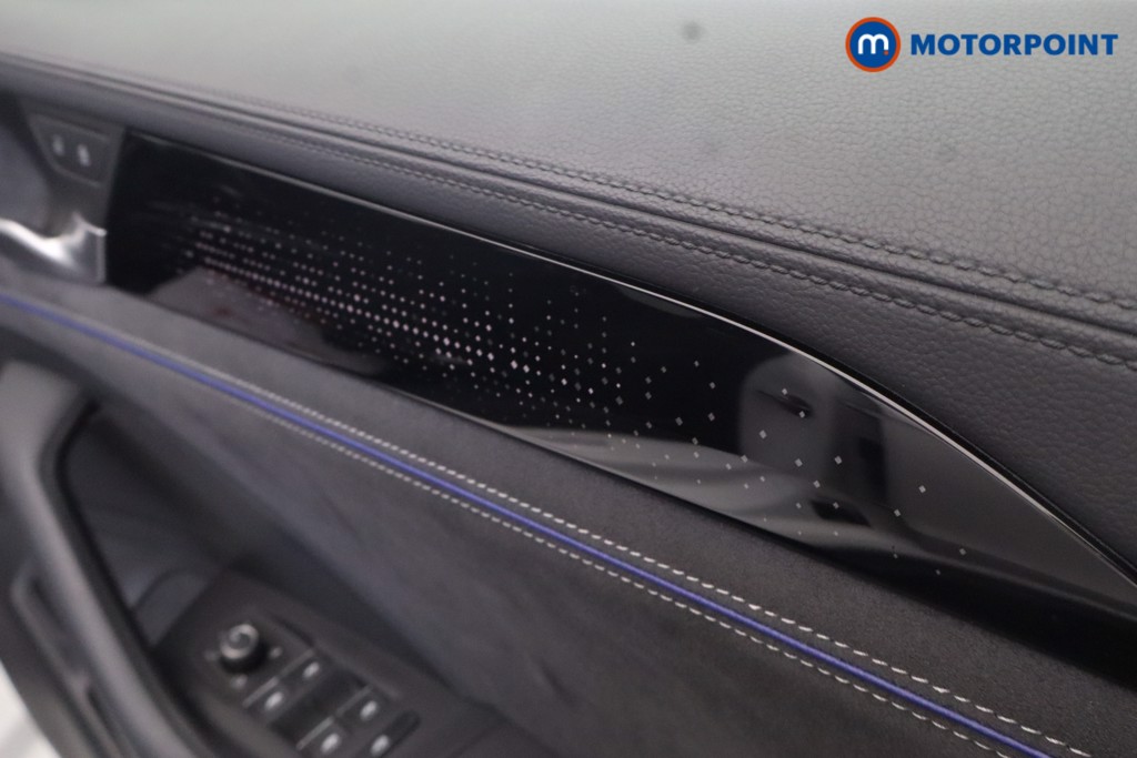 Volkswagen Passat R-Line Automatic Petrol Plug-In Hybrid Estate - Stock Number (1669006) - 24th supplementary image